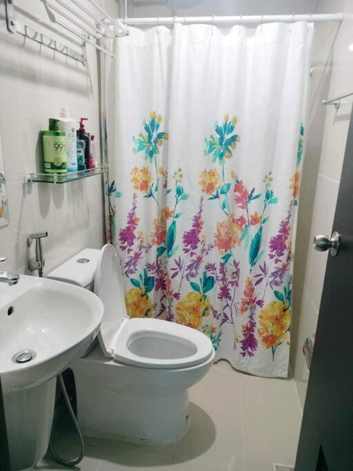 Cubao Manhattanheights U31N Tb, Studio Unit Манила Экстерьер фото